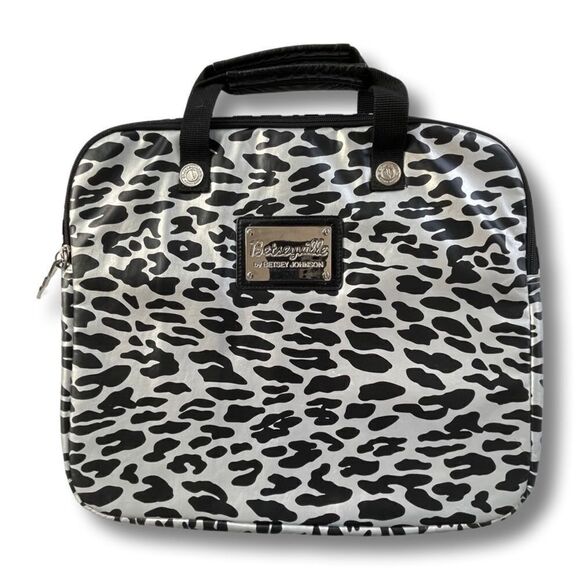 BETSEYVILLE BETSEY JOHNSON Metallic Silver & Black Leopard Padded Laptop Case - Picture 1 of 9
